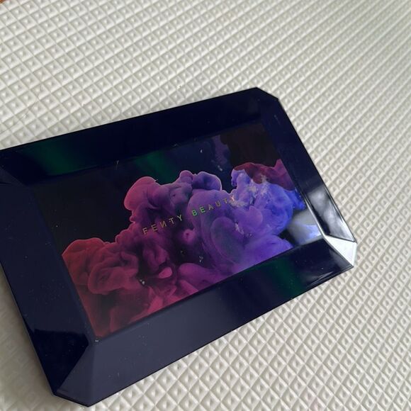 Fenty Beauty Moroccan Spice Eyeshadow Palette! 16 Gorgeous Moroccan InspirShades - Picture 2 of 2